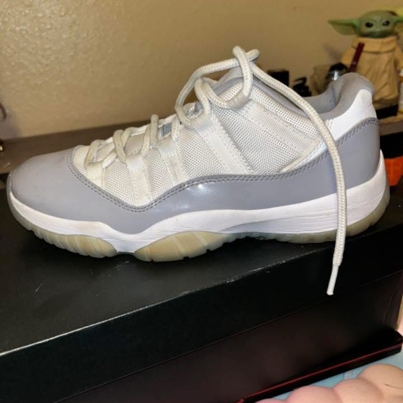 Air Jordan bred 11s low 7.5Y - Picture 1 of 1